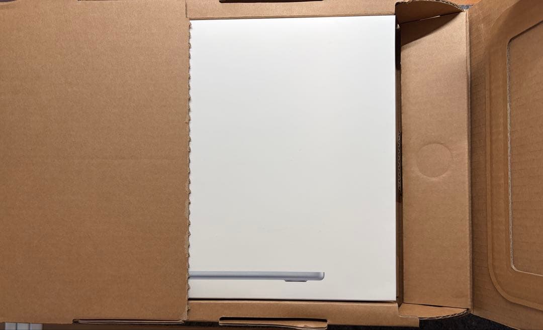 【完美品】MacBook Air M4 16GB 256G バッテリー100%
