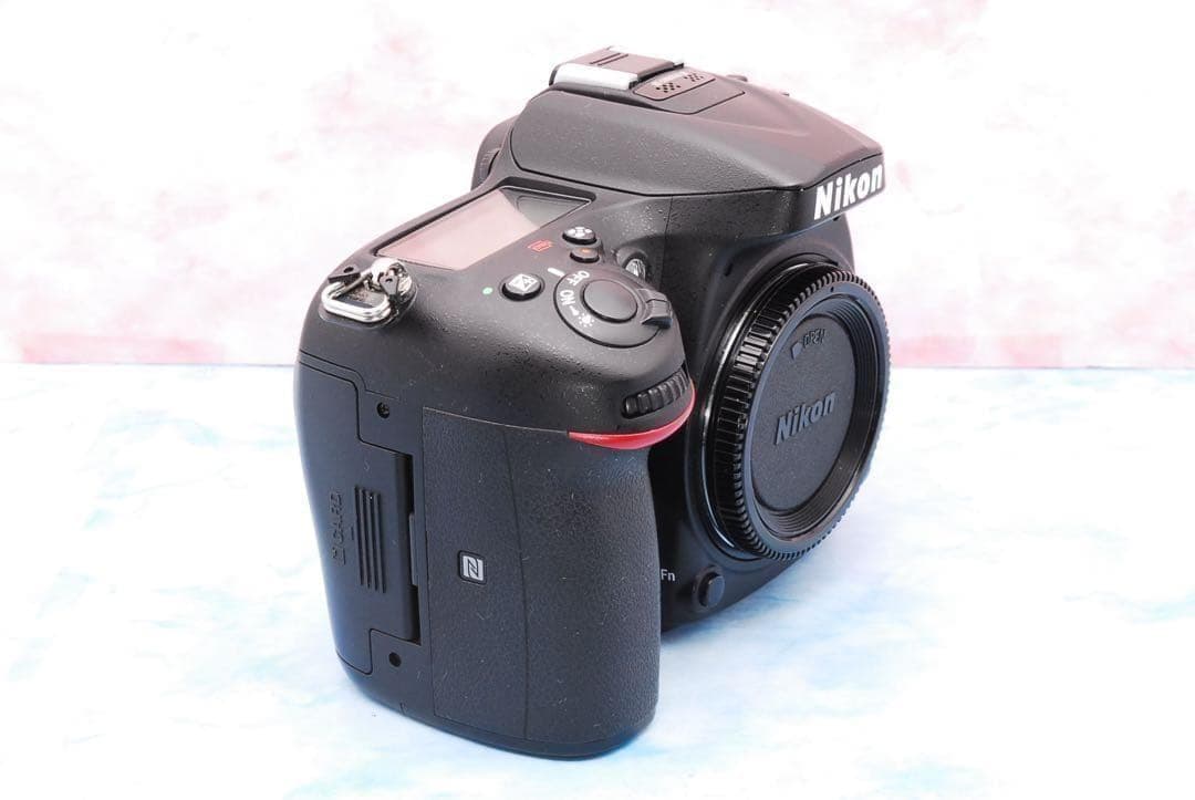 ニコン D7200☆一眼レフカメラ☆バッテリーグリップ付☆超望遠付Wレンズ