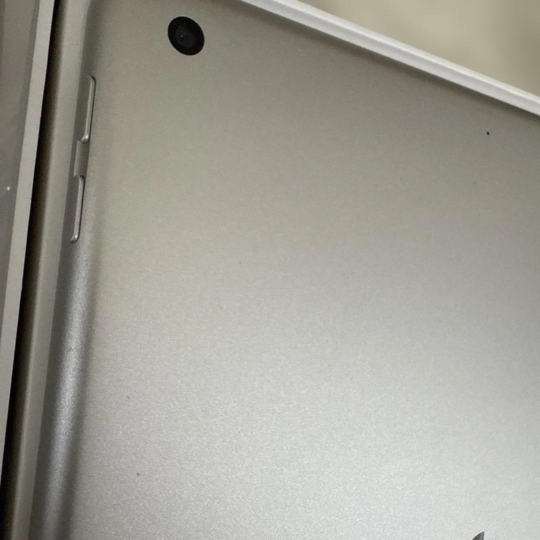 m*0様 【ジャンク品】iPad (第6世代) 128GB Wi-Fi