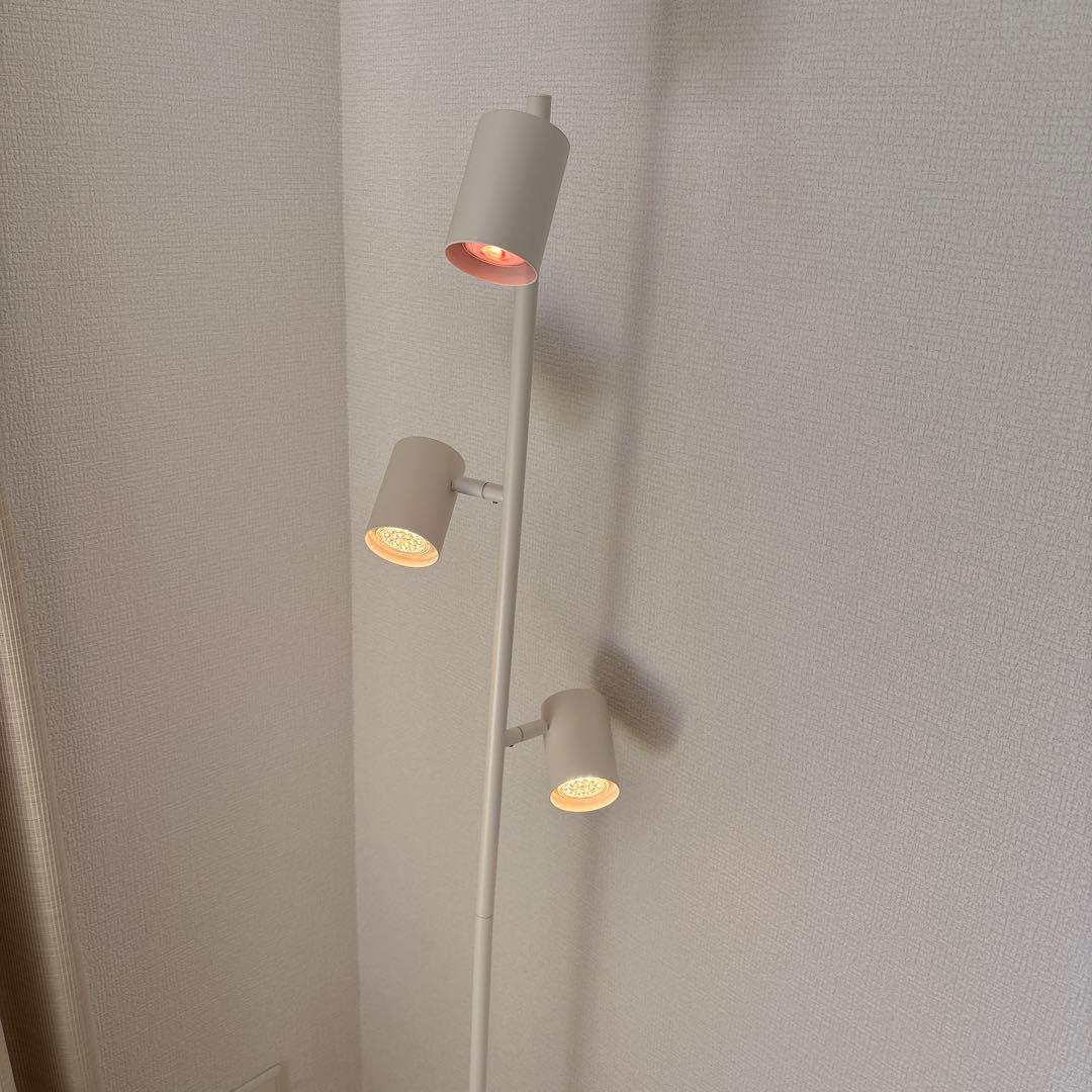 【美品】IKEA NYMÅNE ニーモーネ フロアランプ　ホワイト　LED電球