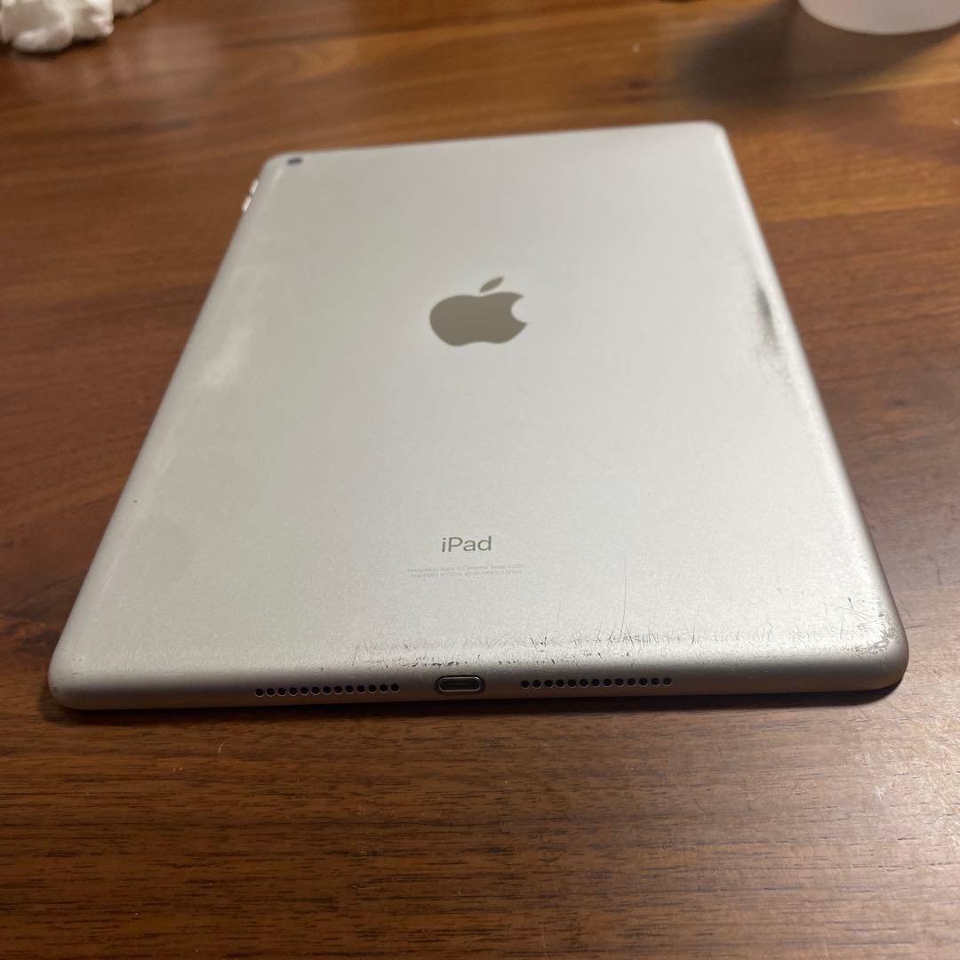 柳*郎様 Apple iPad 128GB 本体　第8世代