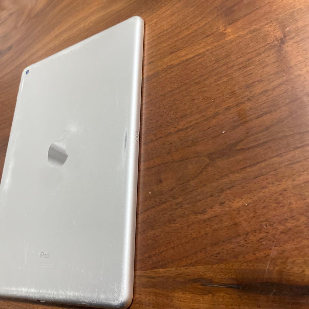 柳*郎様 Apple iPad 128GB 本体　第8世代