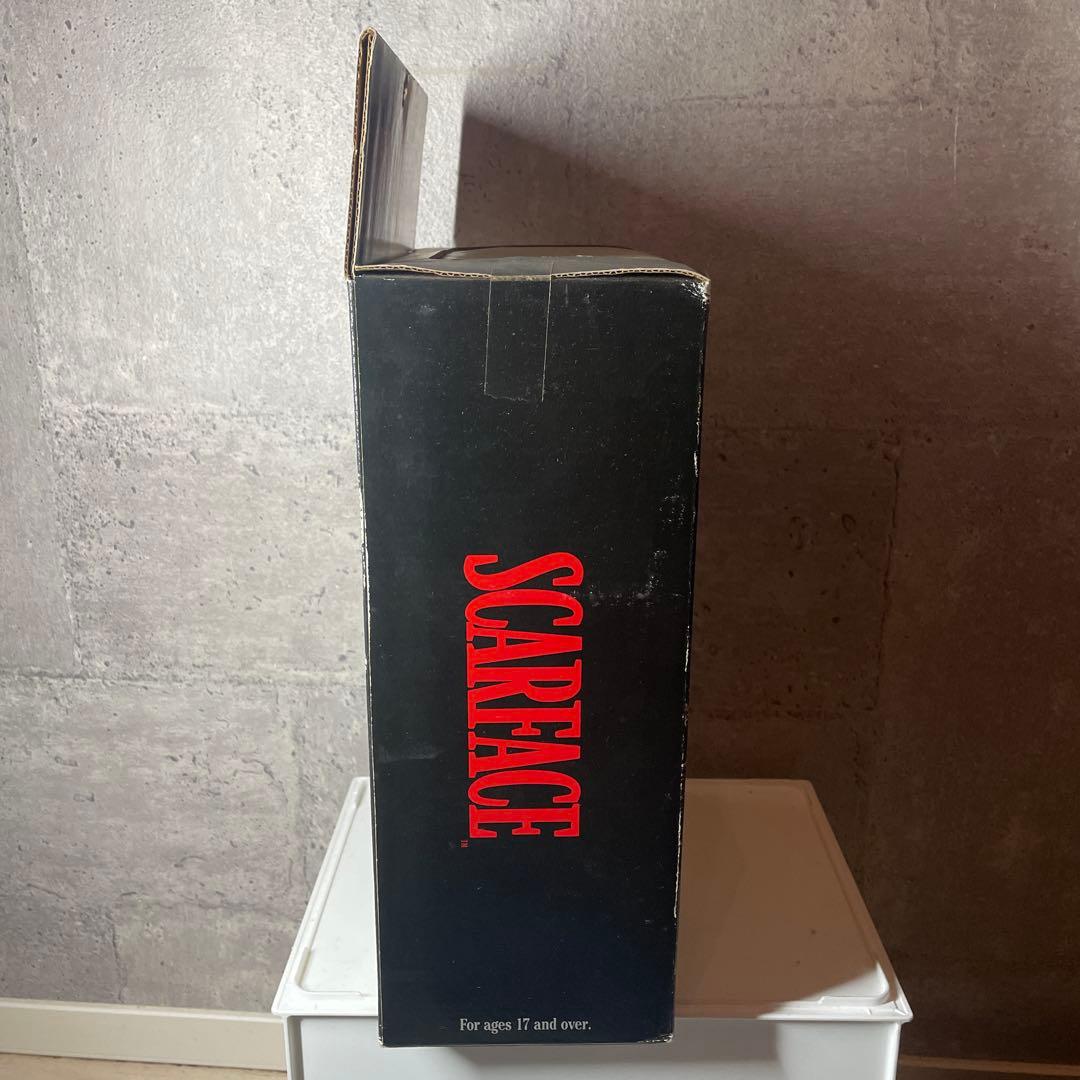 スカーフェイス フィギュア アル・パチーノ　アロハバージョン　MEZCO社