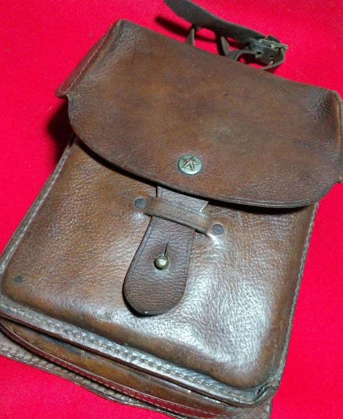 旧日本軍 陸軍 鞄 縦約26cm横約25cm厚さ約6.5cm コンデンション良好