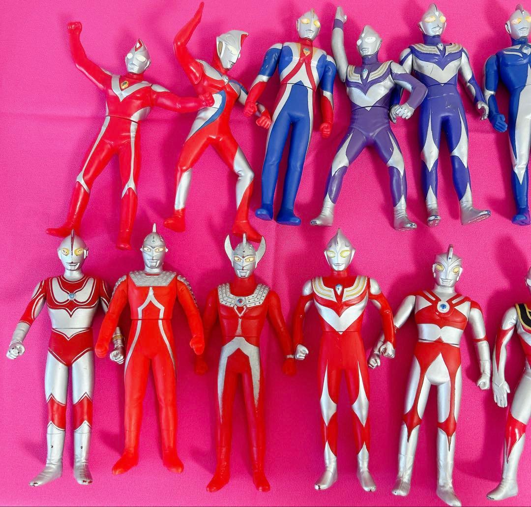 ウルトラマンソフビ　怪獣　指人形　他　107個　まとめ売り