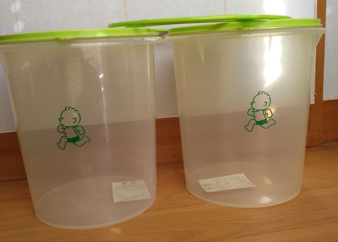 タッパーウェア　ジャイアント　ハンドル付　 　　　　　　　　　8.8L（2個）