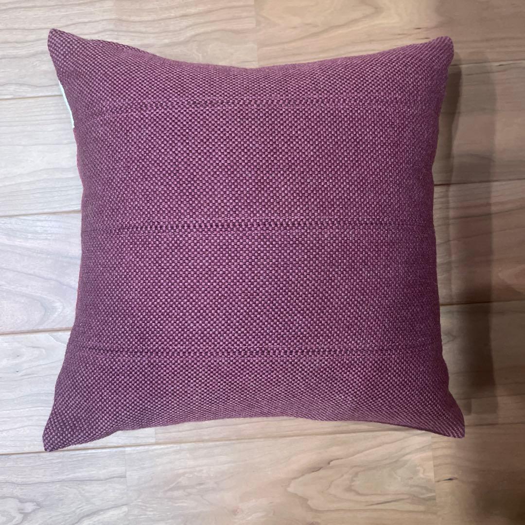 キタニ 赤系ストライプクッション