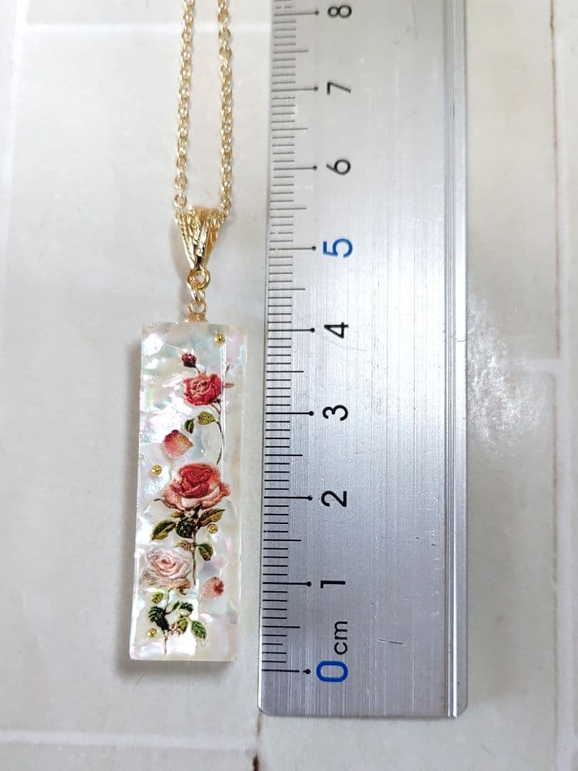 レジンネックレス　アクセサリー　ハンドメイド　　薔薇柄