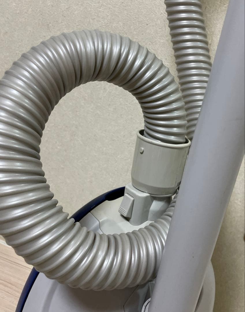 TOSHIBA 紙パック式 掃除機 VC-D50K　2016年製