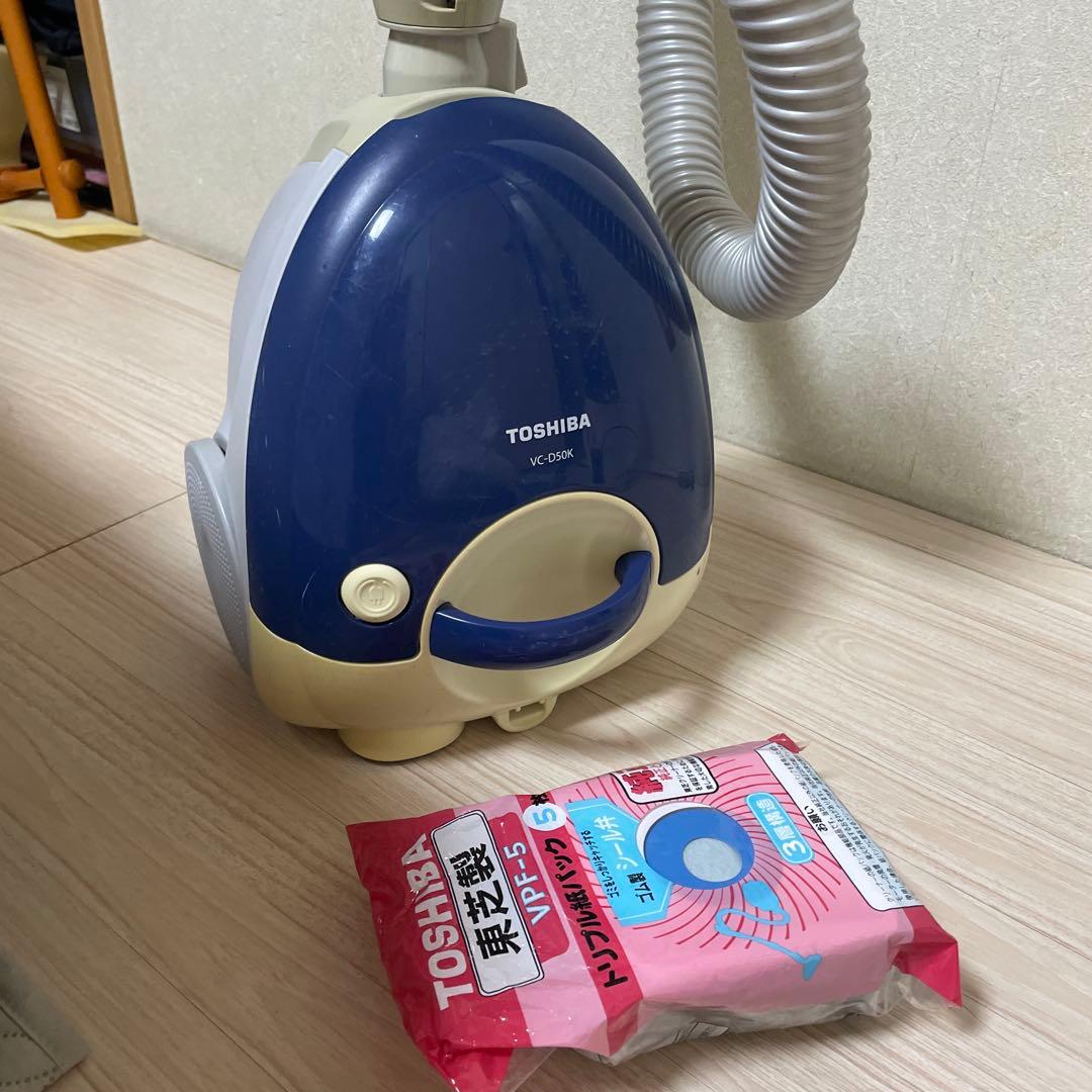 TOSHIBA 紙パック式 掃除機 VC-D50K　2016年製