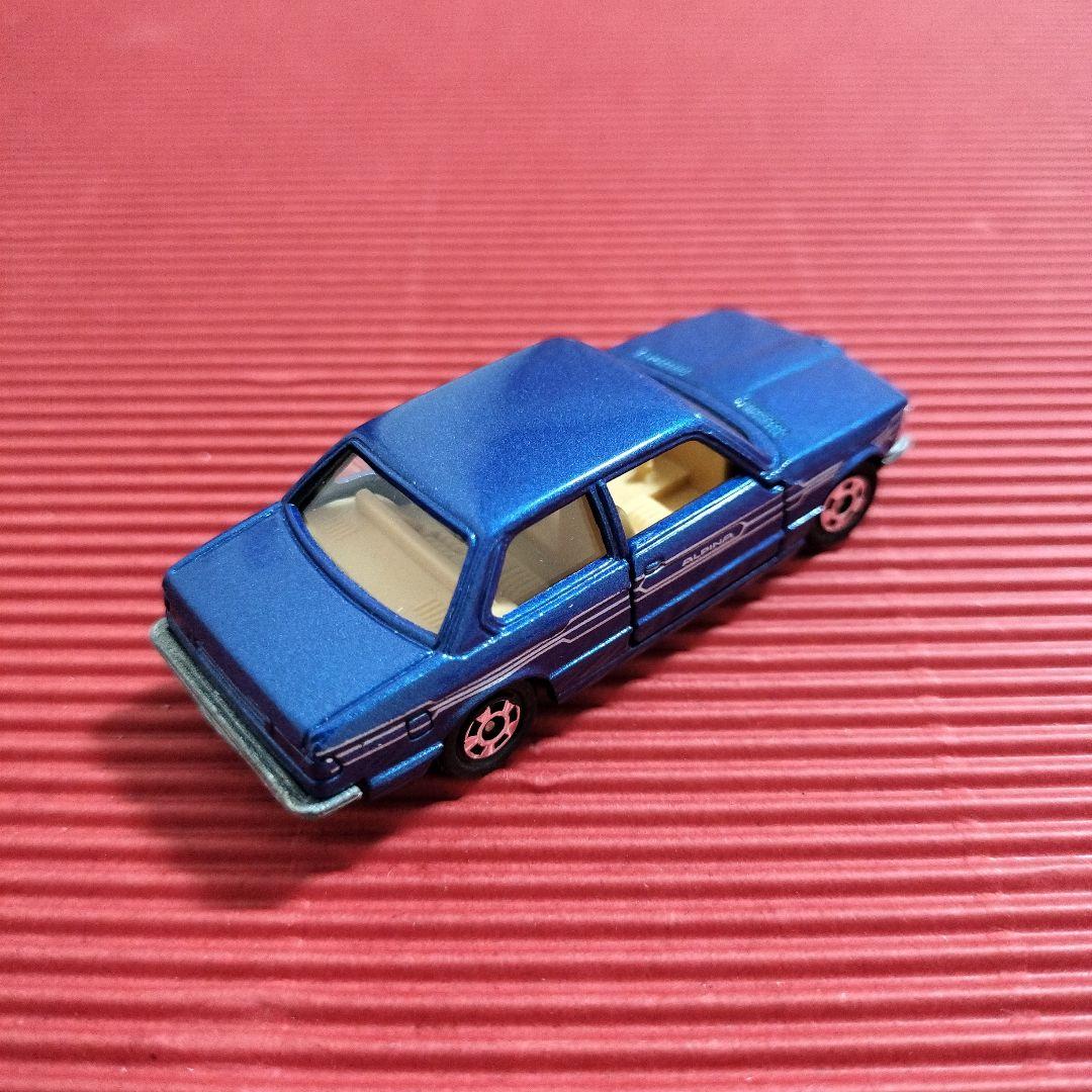トミカ『 320i/ブルー』日本製・未開封品