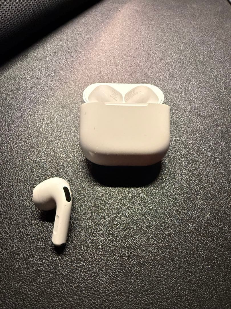 AirPods本体 ホワイト 左耳＋充電ケース付き