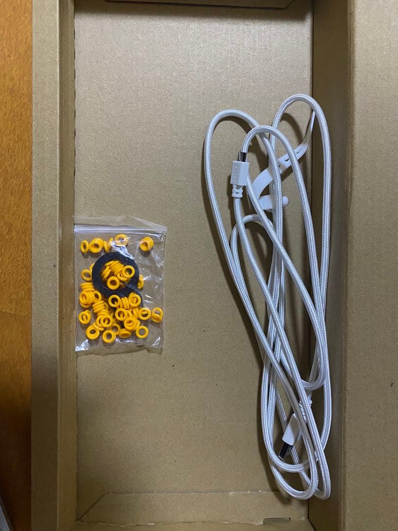 ホワイト 有線キーボード バックライト機能付き
