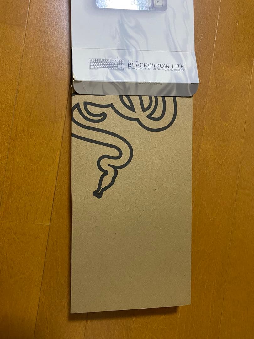 ホワイト 有線キーボード バックライト機能付き