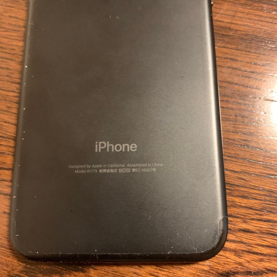iPhone 7 32GB ブラック　SIMフリー　初期化済み　充電ケーブル付き