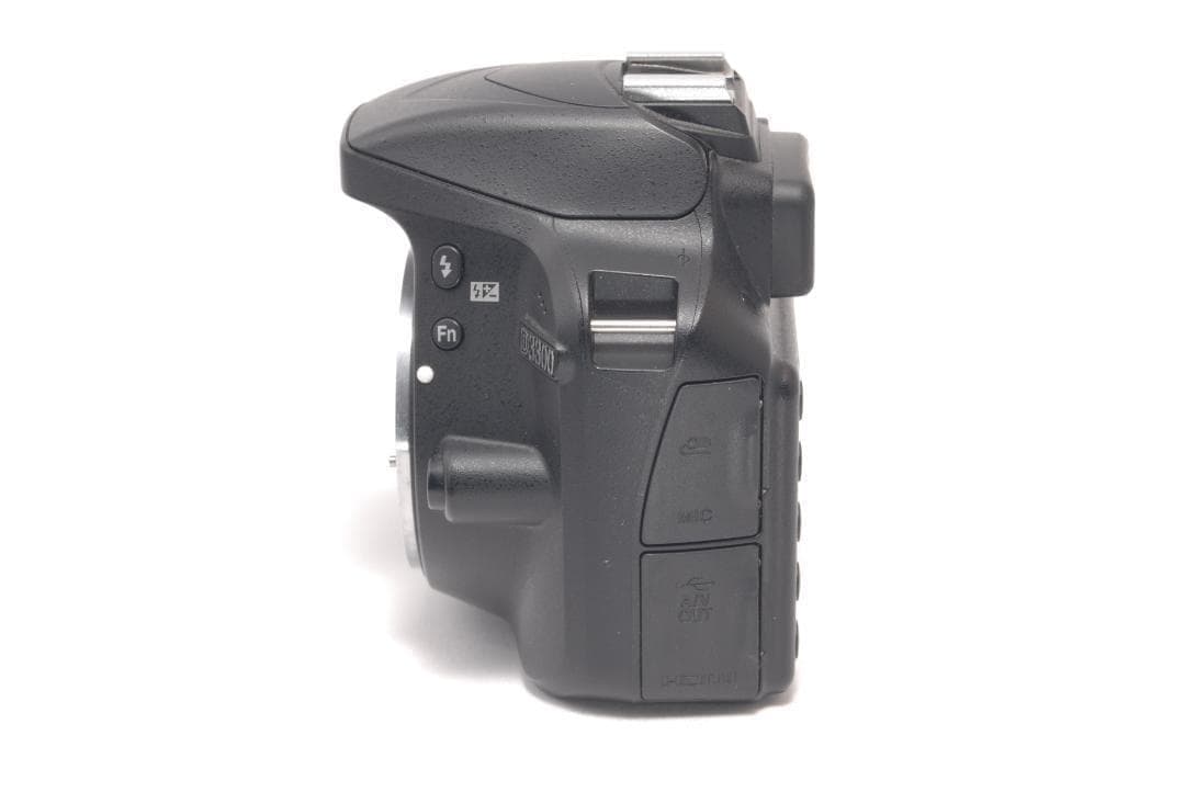 ⭐️ショット数約２３９０回⭐️Nikon D3300 ニコン デジタル一眼レフ