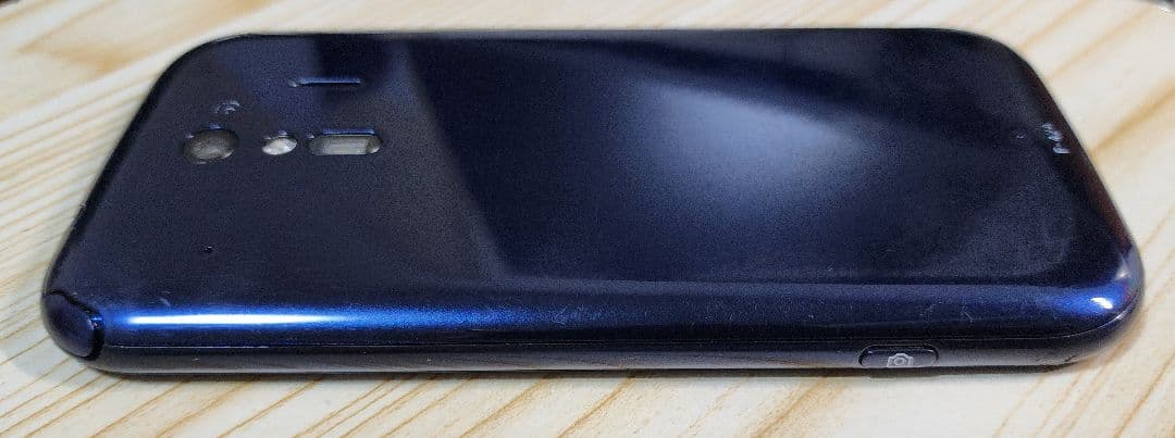 docomo FCNT らくらくスマートフォン　f-42a ネイビー　本体