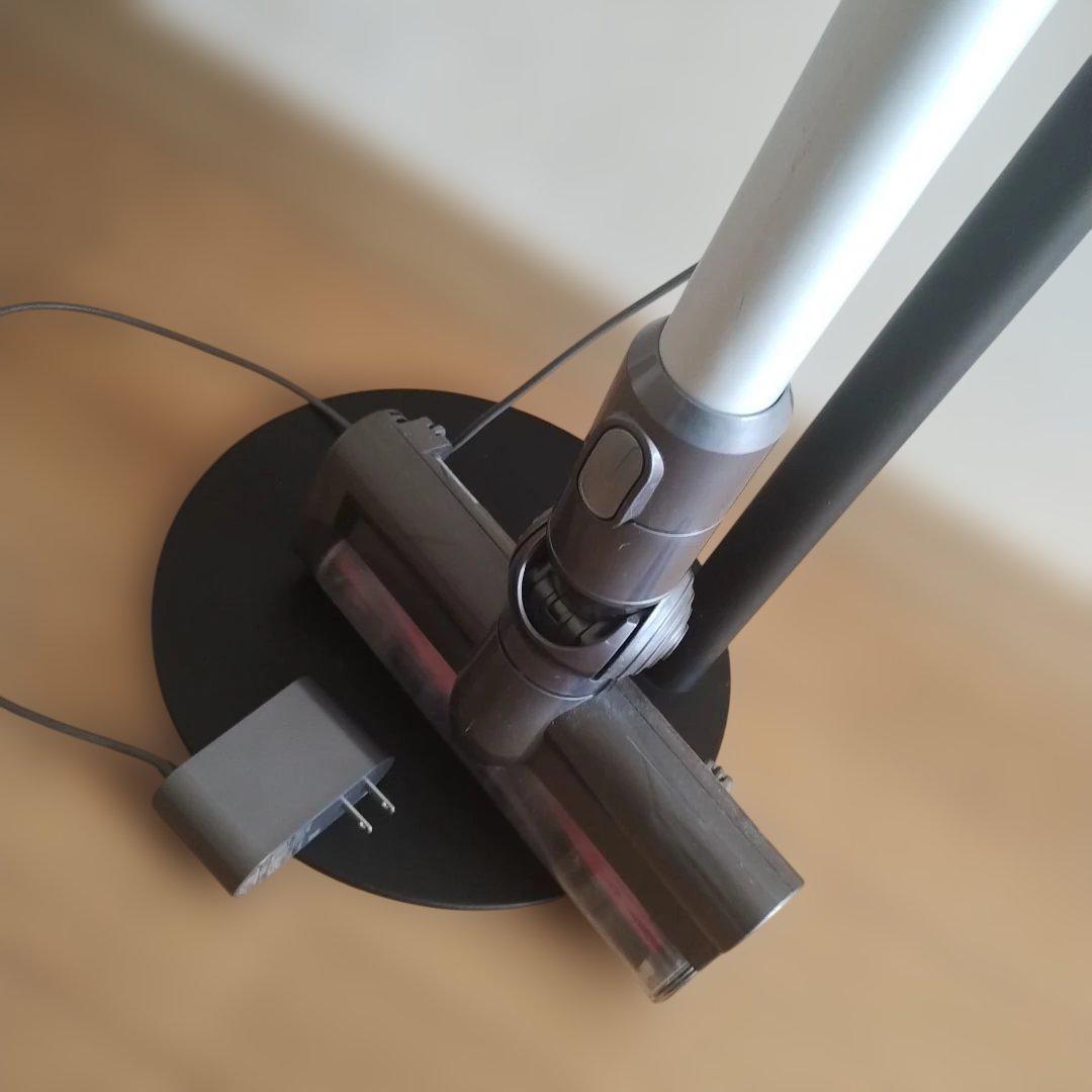 Dyson V6 サイクロン式掃除機 充電器付き　充電スタンド　他 付属品付き