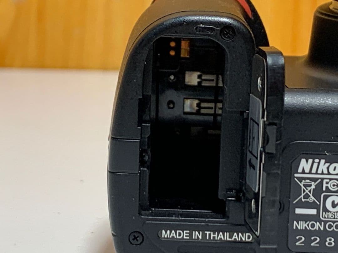 Nikon D40 デジタルカメラ AF-S DX Nikkor 18-55mm