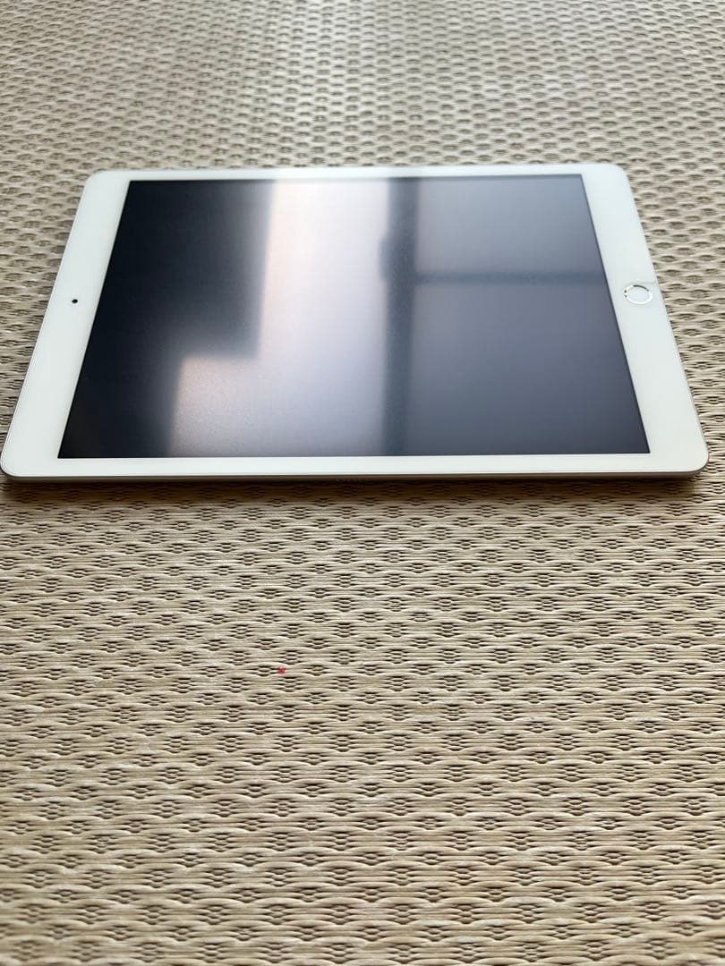 【1004689 】iPad第8世代32GBシルバー10.2インチ