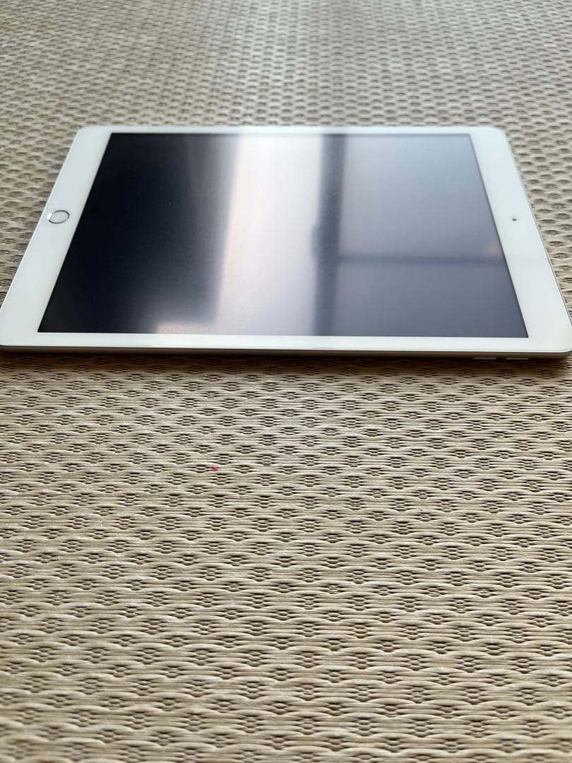 【1004689 】iPad第8世代32GBシルバー10.2インチ
