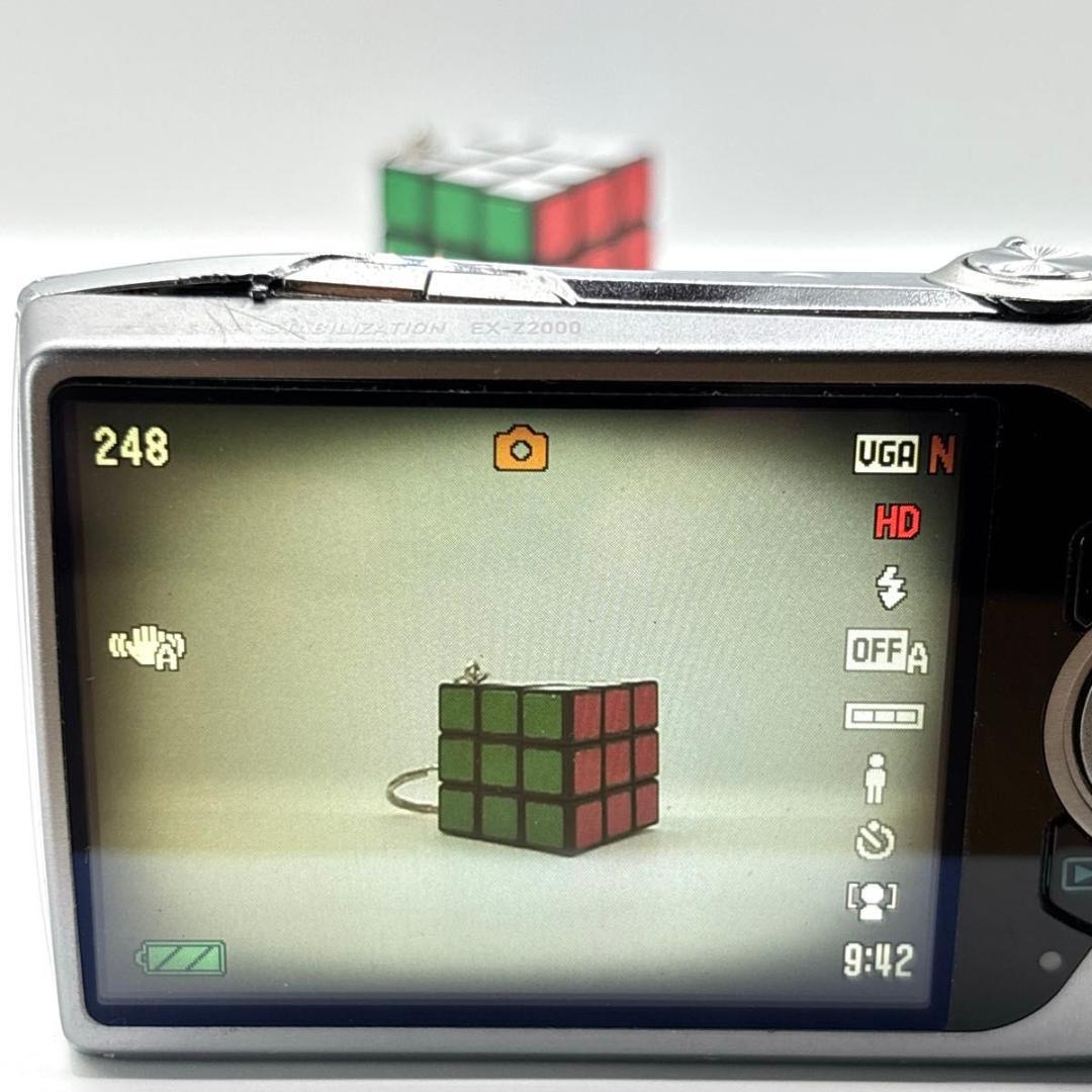 CASIO EX-Z2000 カシオ　シルバー コンデジ デジカメ　カメラ