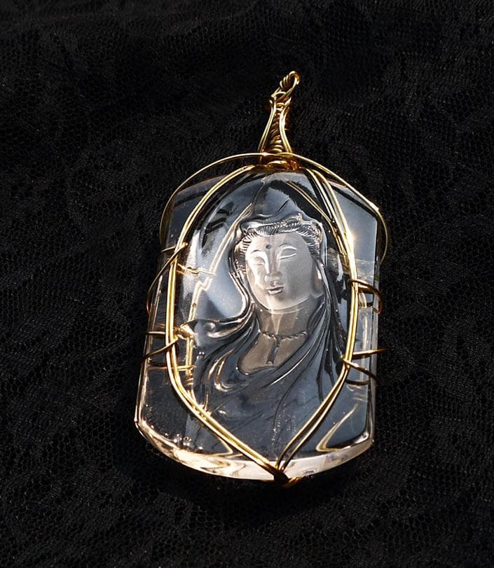 水晶観音菩薩一流彫刻ペンダント◇
