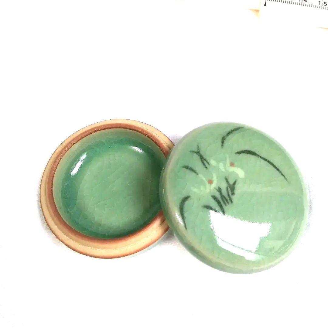 香 合　青 磁