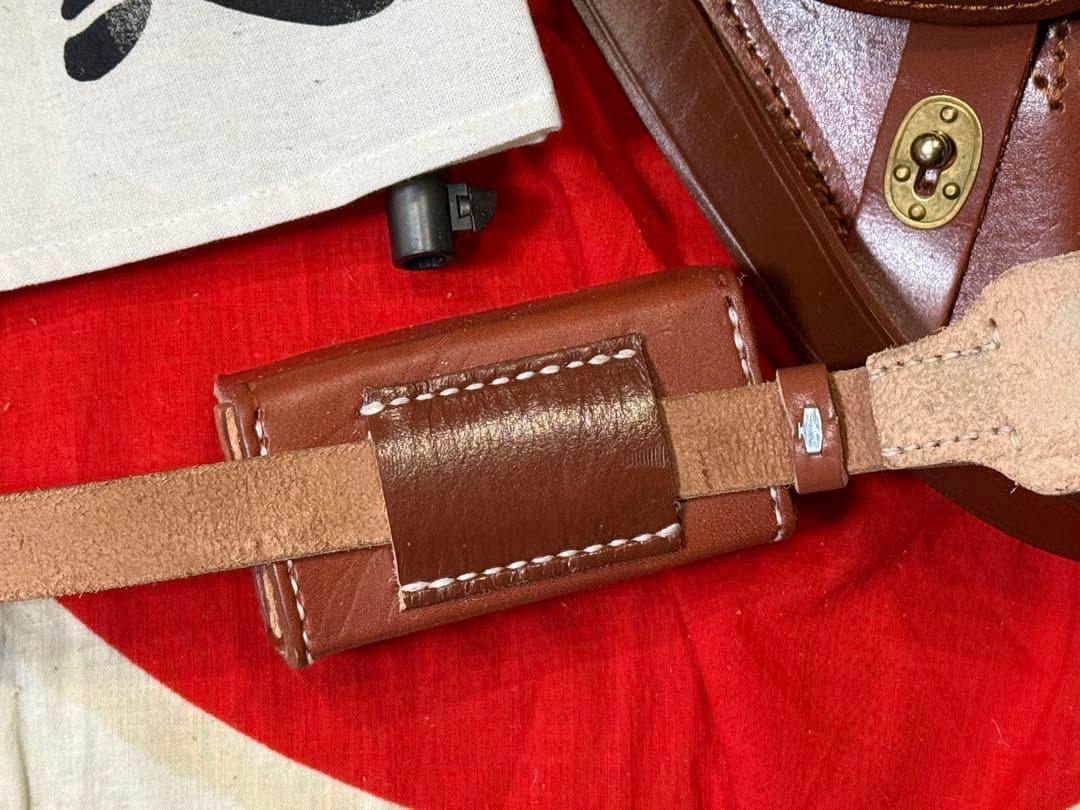 D ）憲兵隊4点セット★14年式拳銃嚢＋吊り紐＋予備弾盒＆ベルト＋腕章（複製品）