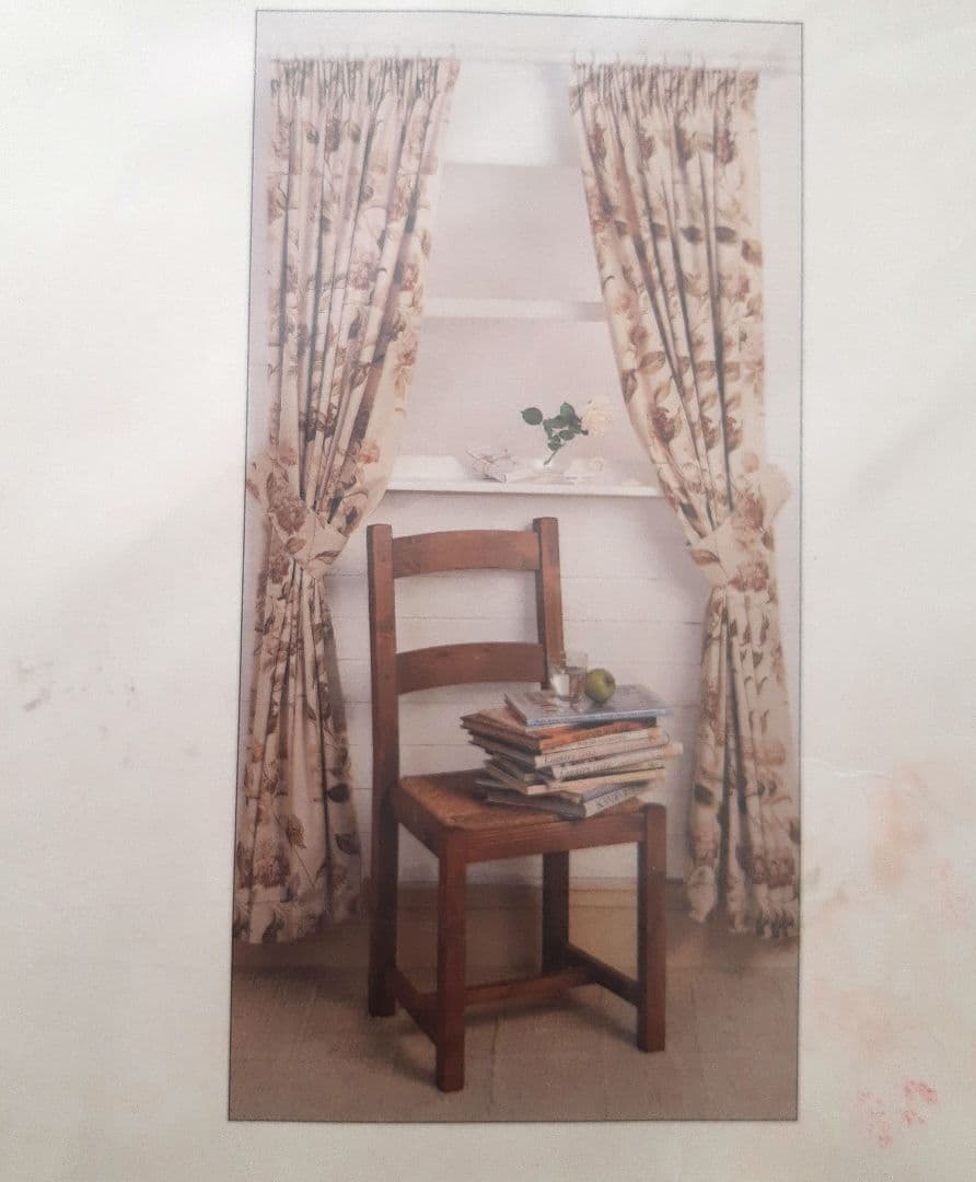 LAURA ASHLEY　ローラアシュレイ　新品未使用カーテン