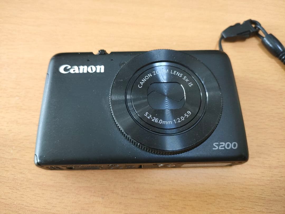 Canon PowerShot S200 本体と付属品