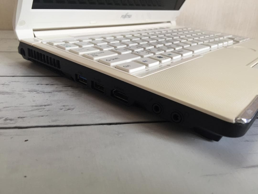LIFEBOOK SH54 13.3型/DVD/Office2024/win11