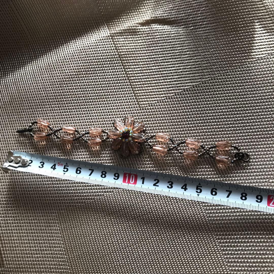 ピンクのビーズ花モチーフブレスレット