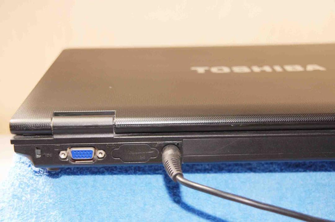 東芝ノートパソコン Windows11 Office搭載 メモリー８MB SSD