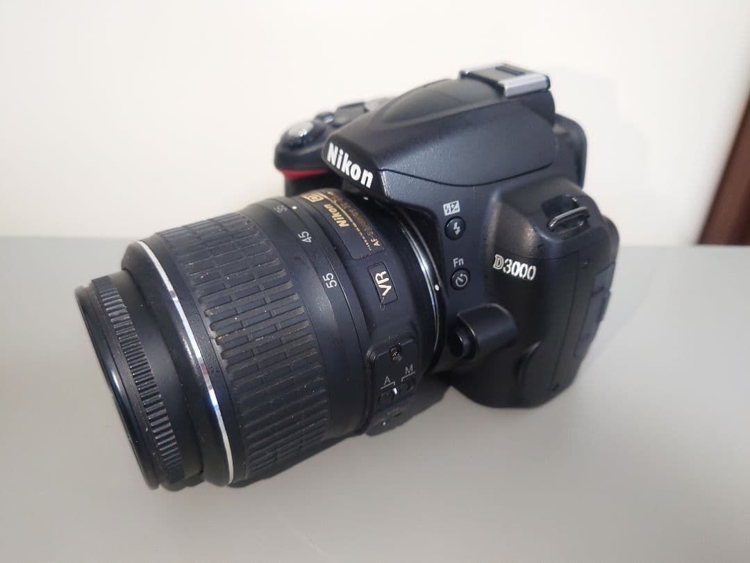 【美品】Nikon D3000　手振れ補正付きレンズセット