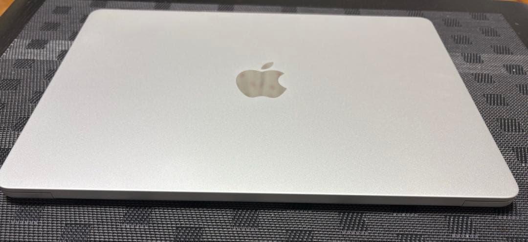 MacBook Air 10コアCPUと8コア GPUを搭載したM4チップ