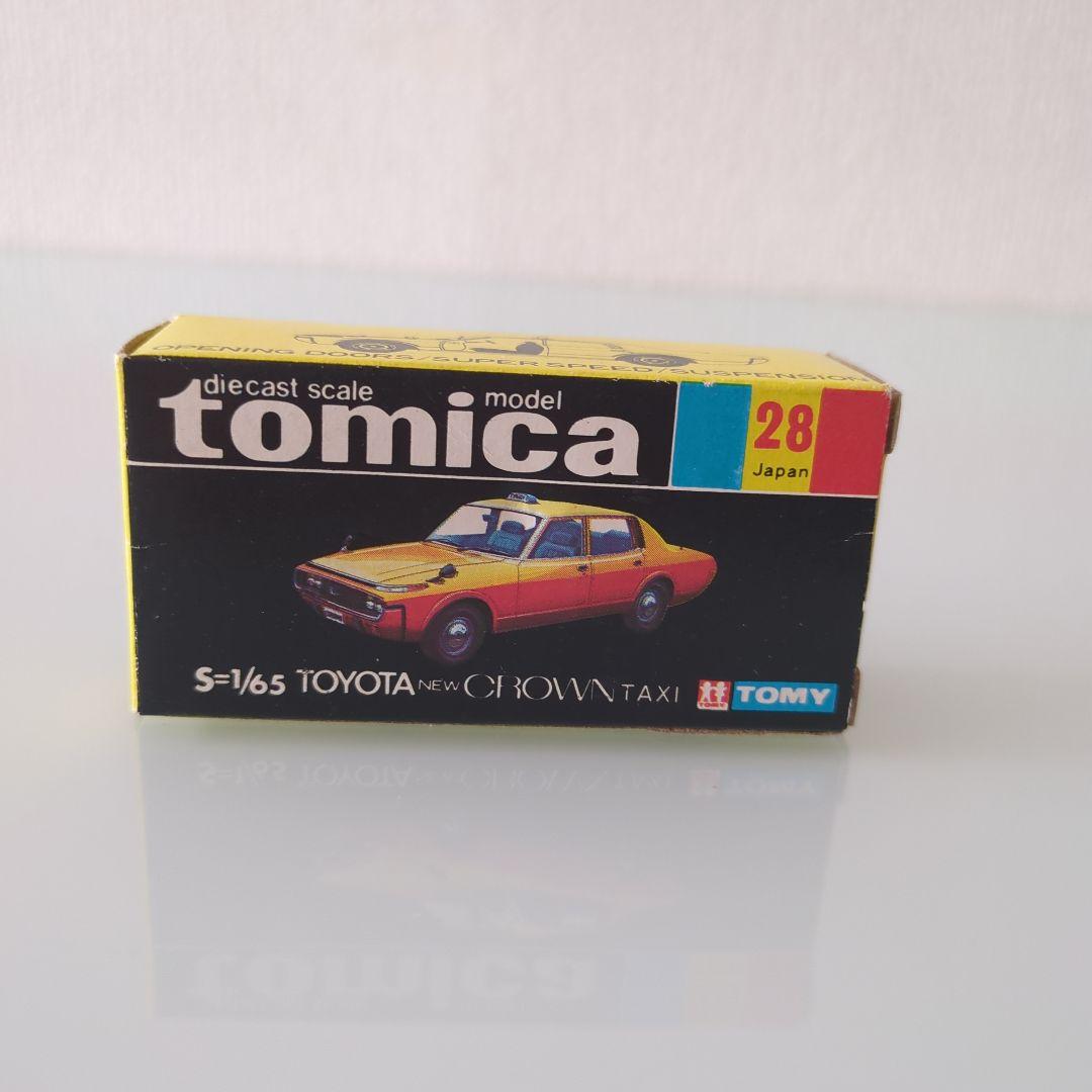 黒箱 トミカ トヨタニュークラウンタクシー
