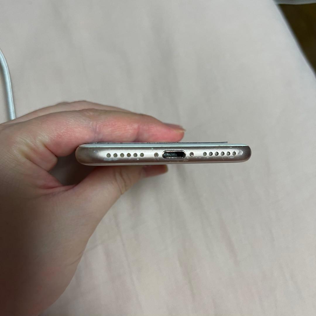 Apple iPhone 8 ゴールド SIMフリー、64GB、バッテリー85%