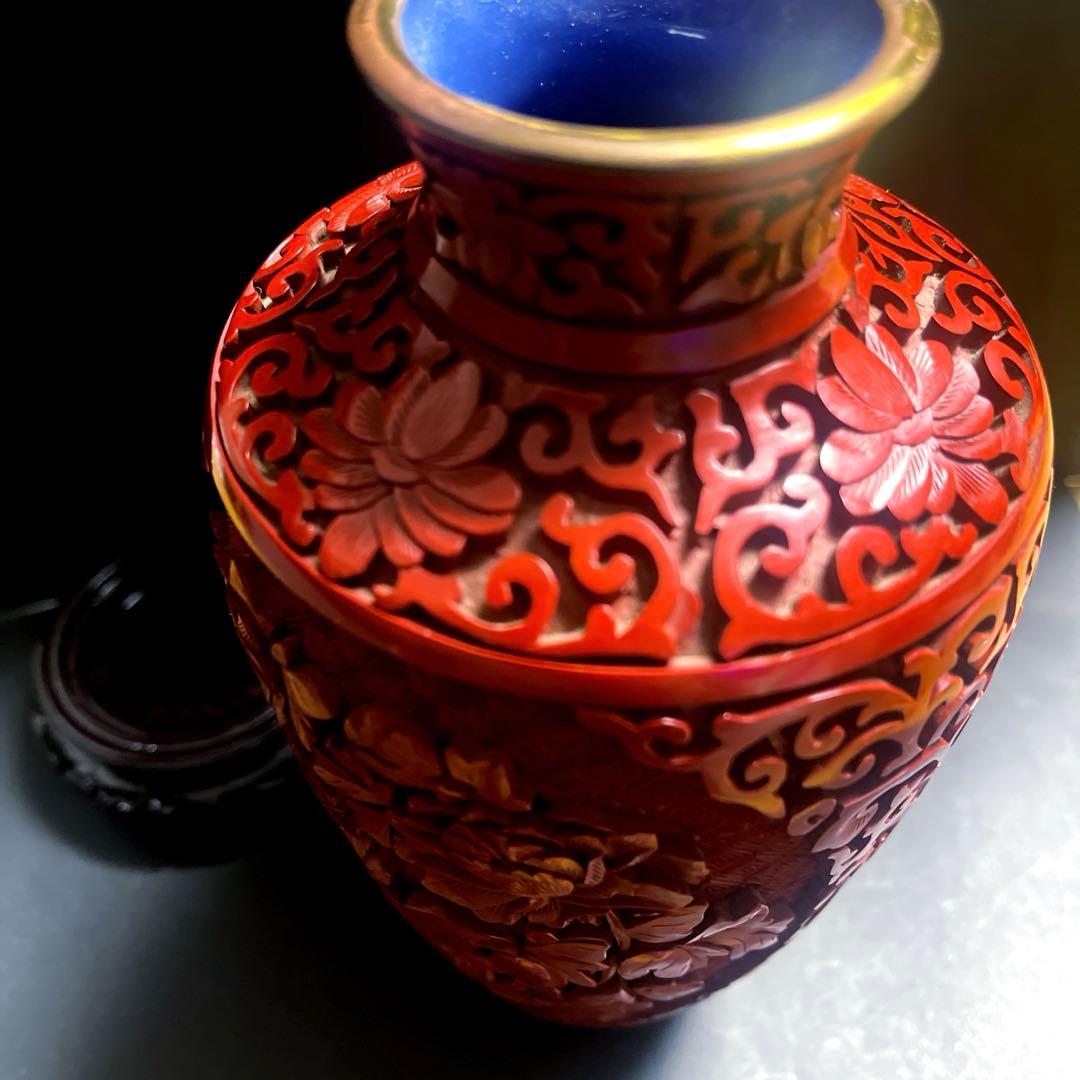 中国堆朱（ついしゅ）花瓶