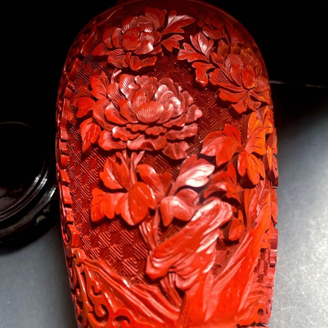 中国堆朱（ついしゅ）花瓶