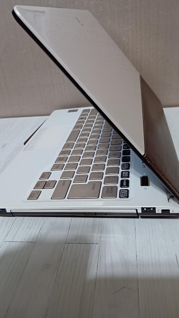 Fujitsu Floral Kiss 4世代i5 大人なお洒落