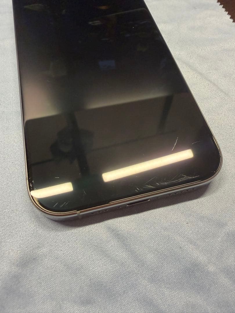 iPhone16Pro 128GB 背面ガラス割れ