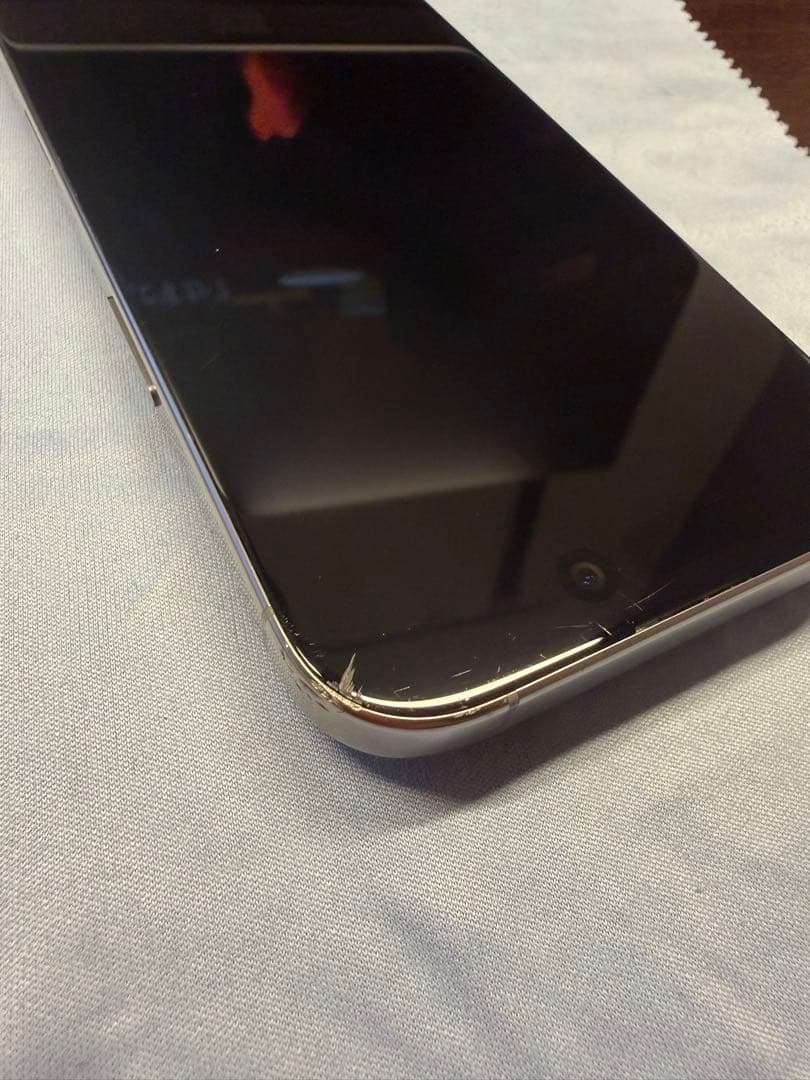 iPhone16Pro 128GB 背面ガラス割れ