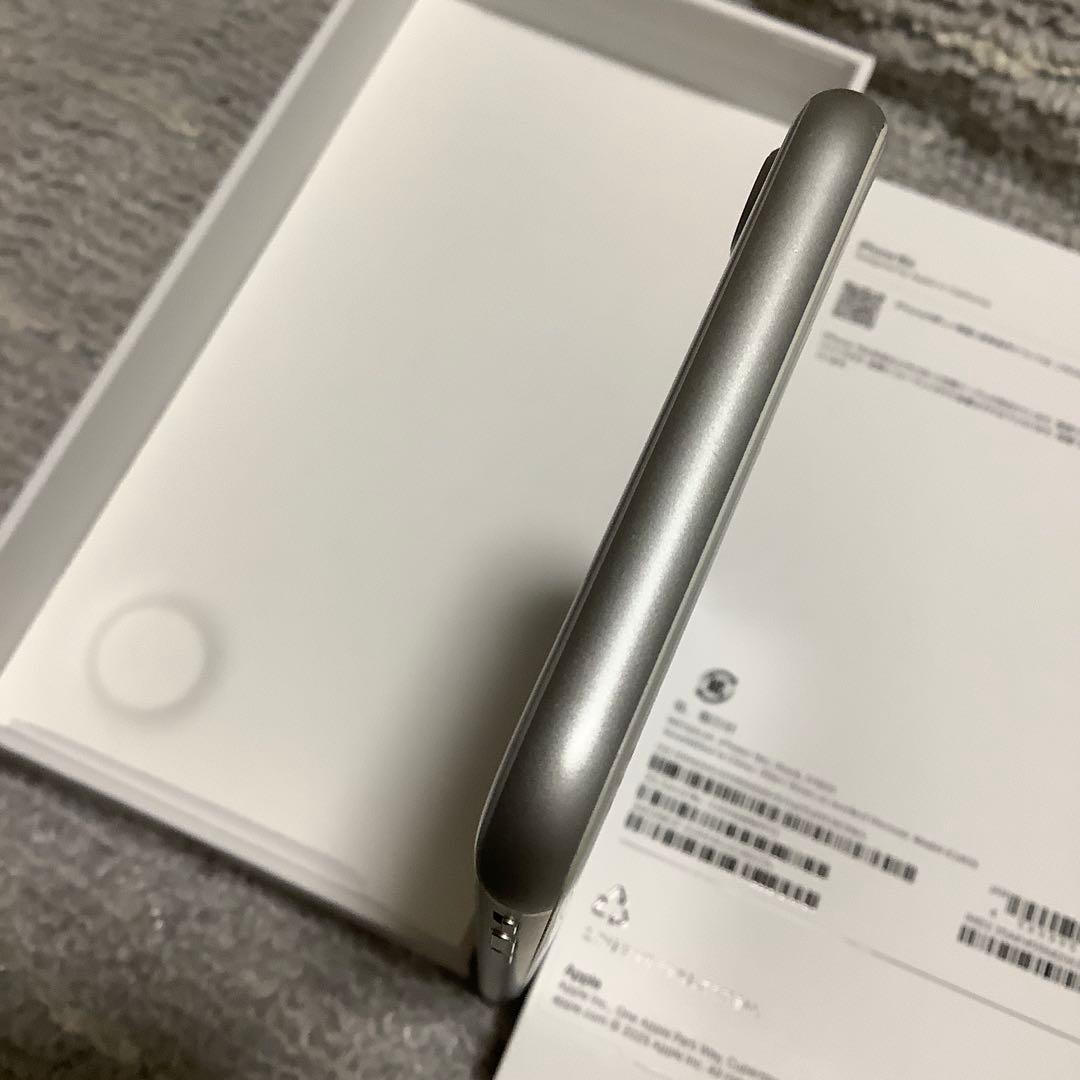美品iPhone8本体　箱付き