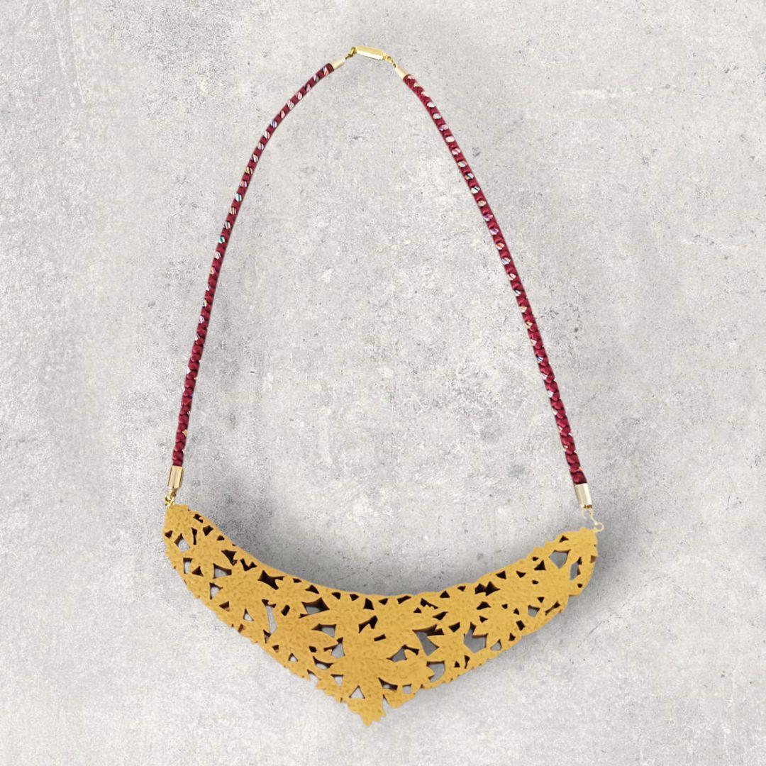 日本　手彫り　つげ細工　開工房 安藤光平　　ペンダント　紅葉　木彫り　工芸品
