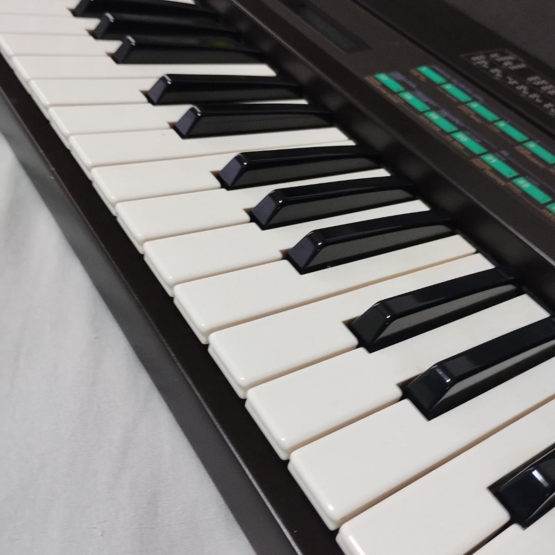 「 DX7 」YAMAHA・FM音源搭載デジタルシンセサイザー・ハードケース付き