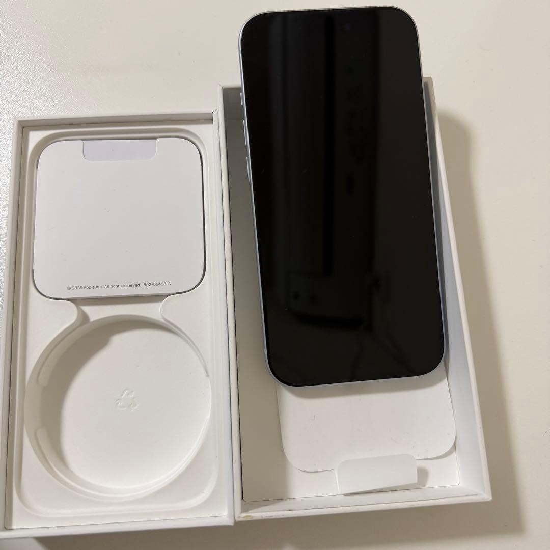 iPhone15 256GB ブルー SIMフリー　美品