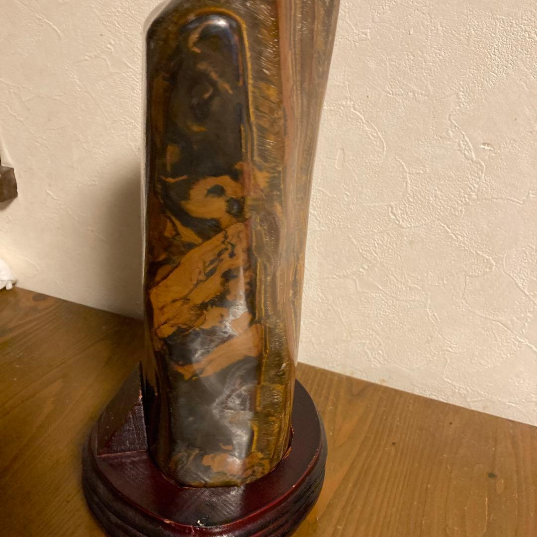 タイガーアイ巨大