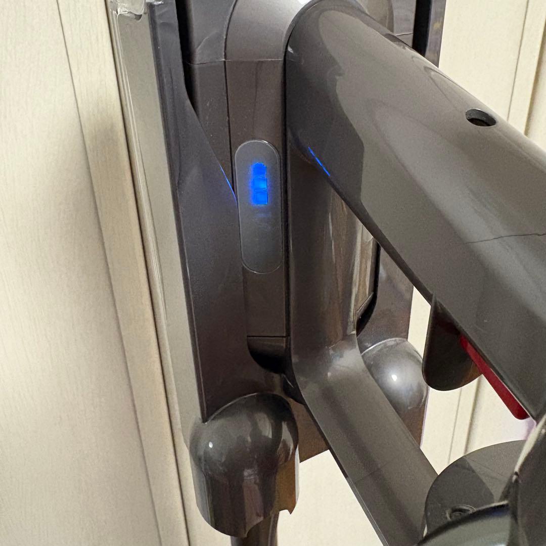 Dyson sv12スティッククリーナー ☆コードレス掃除機☆年末掃除に