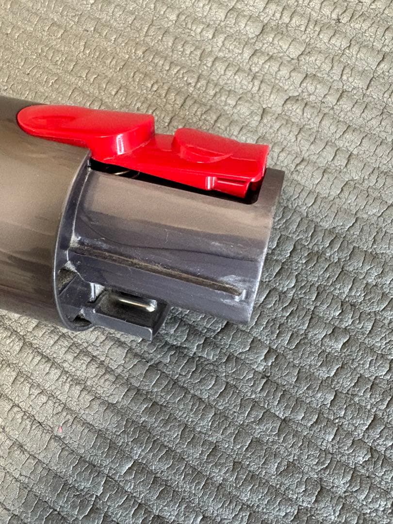Dyson sv12スティッククリーナー ☆コードレス掃除機☆年末掃除に